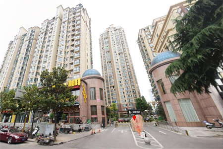 装修壁纸是什么时候贴